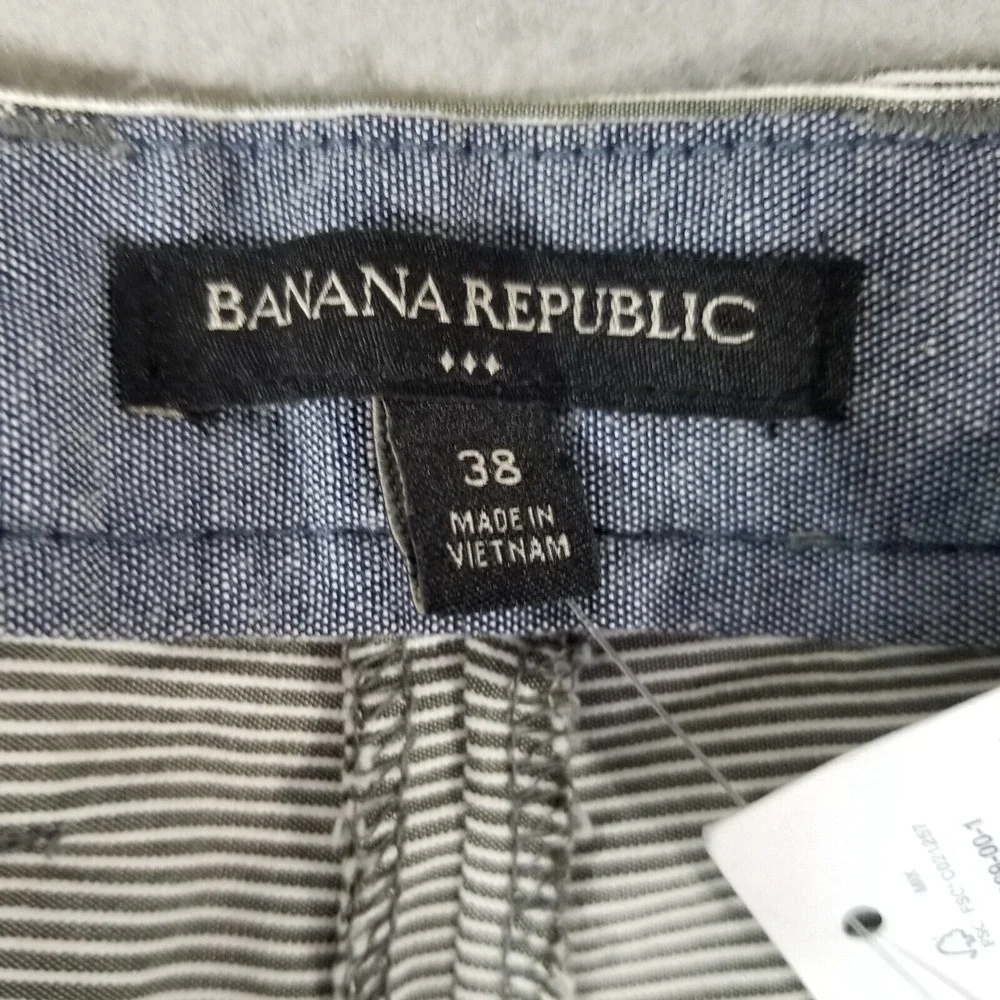 Banana Republic City short shorts men's 38 x 10 white striped cotton Bermuda NEW